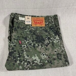 Levis 469 Loose Camo Shorts Size 36 Waist